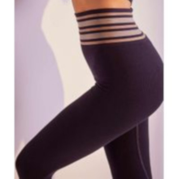 Out From Under Becky Seamless Leggings - Picture 2 of 3